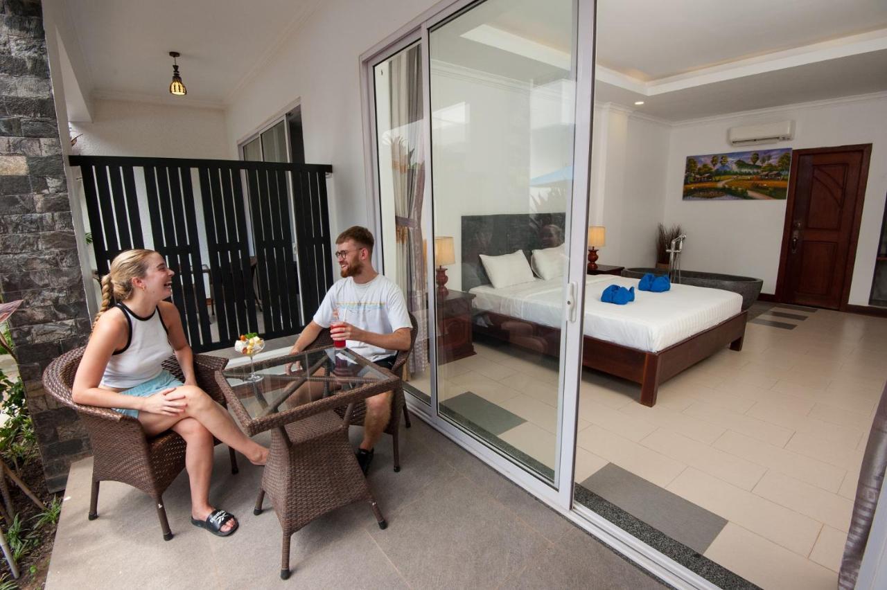Mad Monkey Hostel Siem Reap