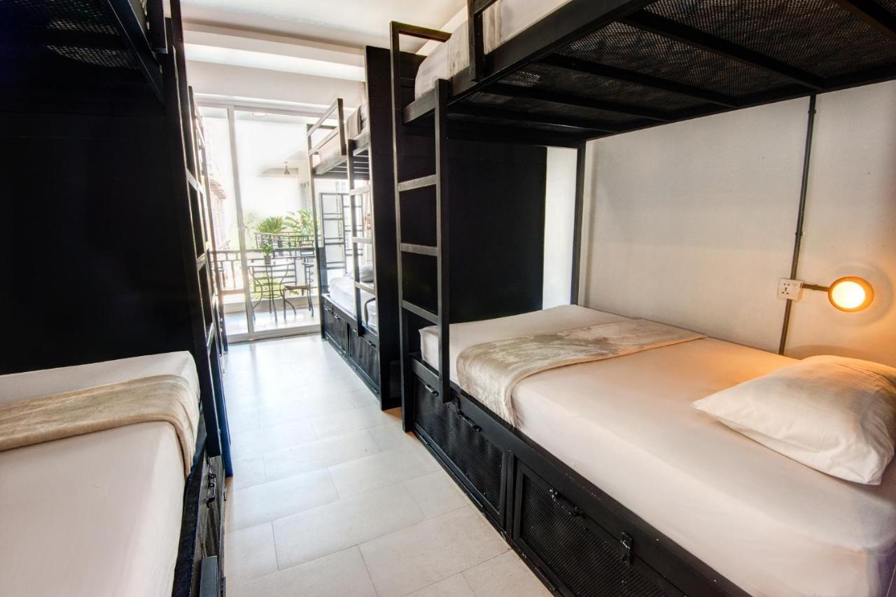 Mad Monkey Hostel *
